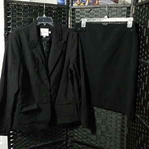 Size 16 black Chaus skirt suit